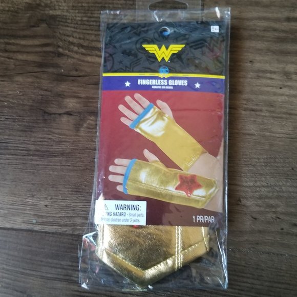 DC Comics Girl's Wonder Woman Arm Bands (fingerless gloves) - Picture 1 of 3